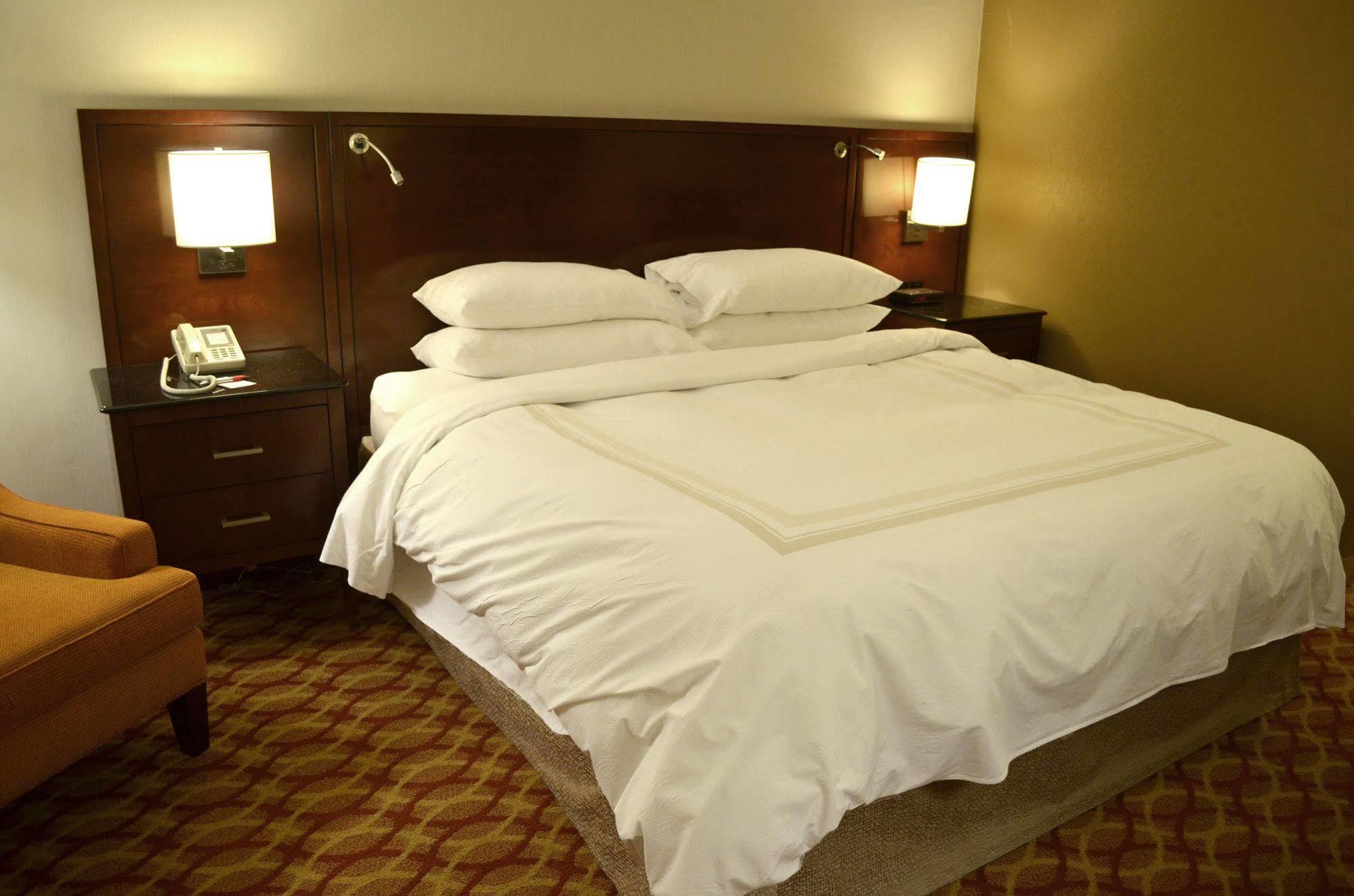 Hotel Indianapolis Marriott East Exterior foto